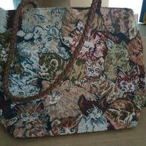 Like new tapestry cat bsg
